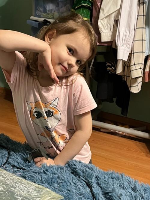 Тебе 5.  А ведь совсем недавно я только родила тебя и училась пеленать тебя, кормить, менять памперсы. 01