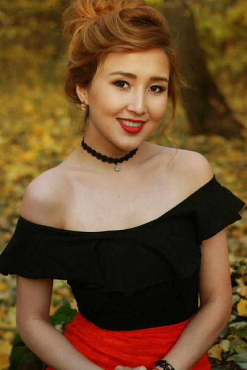 На 19 и 20 января ещё есть свободное время для записи на макияж/ причёску/ с выездом к вам? 02