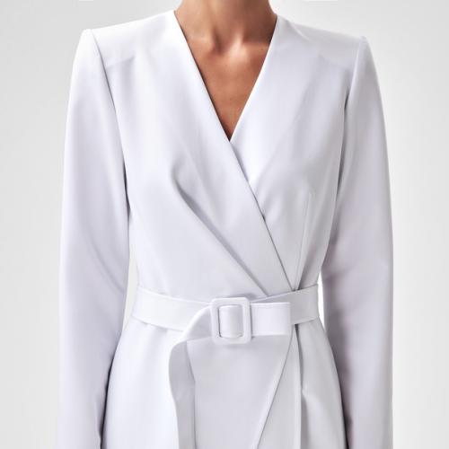 Когда необходимо соблюдать строгость, но в то же время хочется придать платью женственности. 03