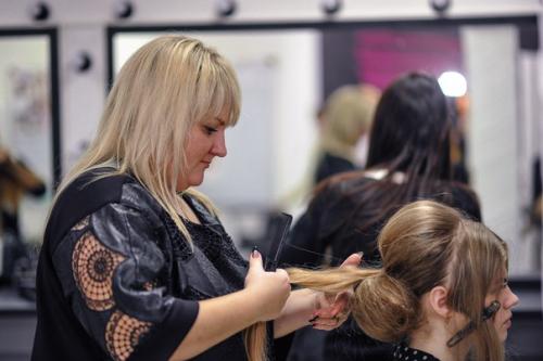 Группа. Мастер мастер по прическам. на январь. занятий: понедельник - среда - пятница. 03