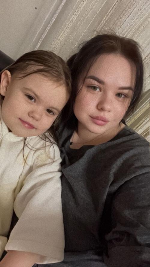 Тебе 5.  А ведь совсем недавно я только родила тебя и училась пеленать тебя, кормить, менять памперсы. 03