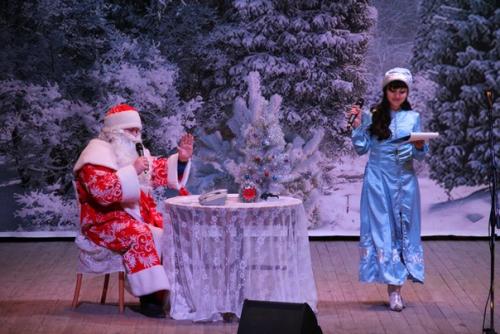 7 января провели юмористический новогодний концерт с улыбкой в новый год! 04