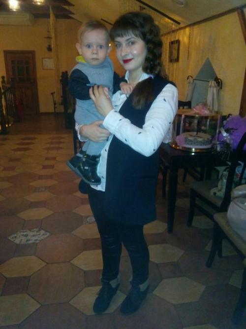 Отмечали день рождения младшей сестрёнки? 01