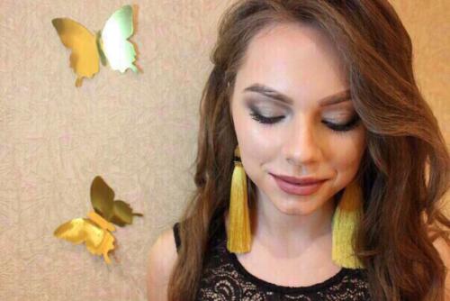 Милые девушки!  Мы предлагаем вам услугу Причёска + Макияж по очень выгодной цене? 07