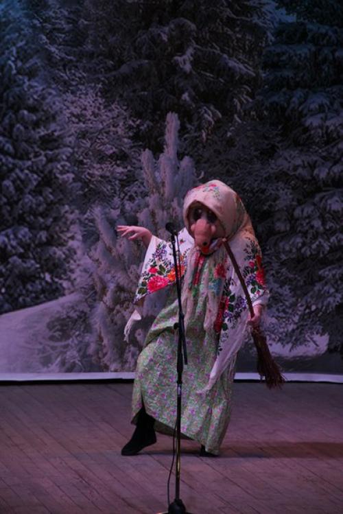 7 января провели юмористический новогодний концерт с улыбкой в новый год! 02