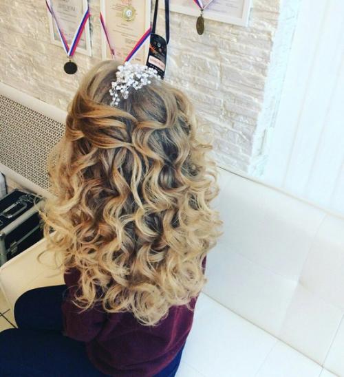 Милые девушки!  Мы предлагаем вам услугу Причёска + Макияж по очень выгодной цене? 01