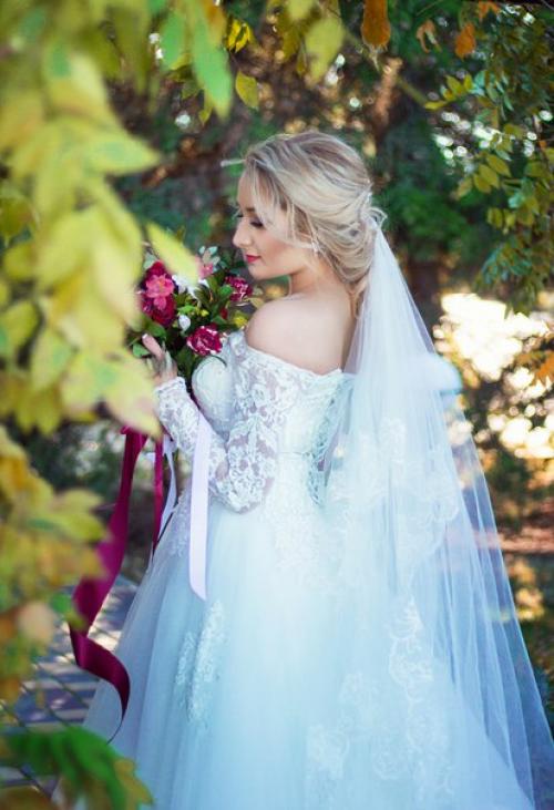 Милые красавицы!  Побалуйте себя роскошным макияжем и прической в эти прекрасные зимние денечки! 04