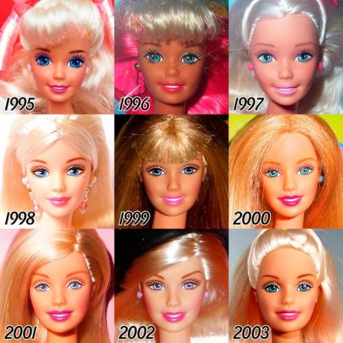 С момента появления первой куклы Барби в 1959 году, она значительно видоизменилась. 04