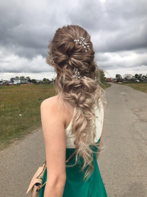 Прически любой сложности, укладка, косы, свадебные прически, локоны, макияж, оформление бровей - всё, к вашим услугам? 08