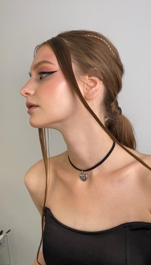 Придя ко мне на образ вы получаете не только макияж и прическу, но ещё отличное настроение и при желании суперские фотографии. 02