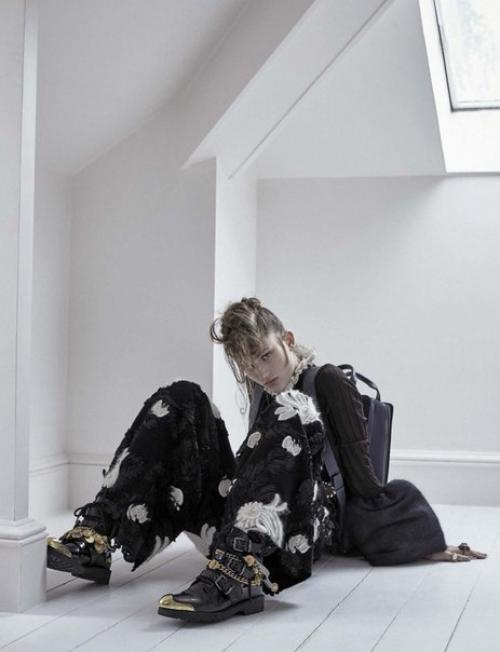 Сабина Лобова в фотосессии Дэвида данана для Vogue Italia October 2015. 02