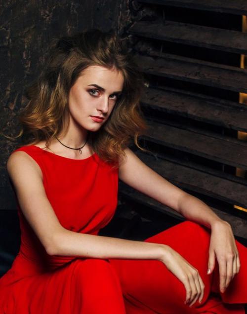 Милые!  Я молодой мастер по прическе и макияжу? 03