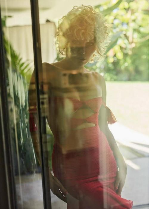 Майли Сайрус на обложке ноябрьского Vogue France появилась. 03