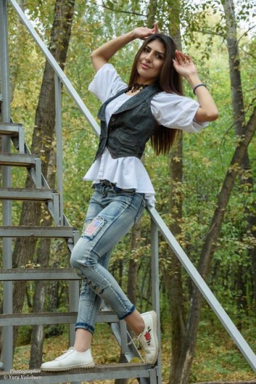 Зовут - Гретта. Нация - узбечка. 01