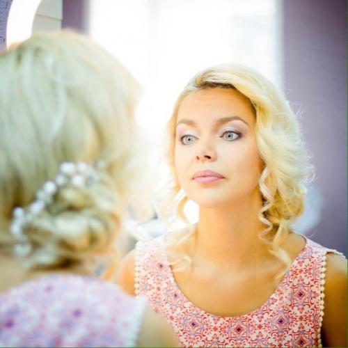 Внимание!  Формируются наборы в следующие группы: Простые Причёски на Каждый День длительность курса 4 часа. 08