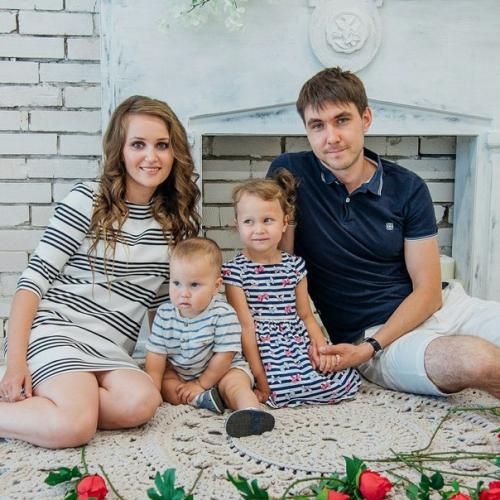 Модель!  В приоритете выберу того, кто сделал репост? 04