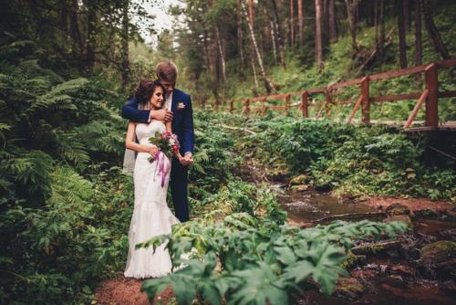 Как приятно было поработать на свадьбе у такой нежной и влюбленной пары несколько кадров с прогулки Константина и Кристины. 02