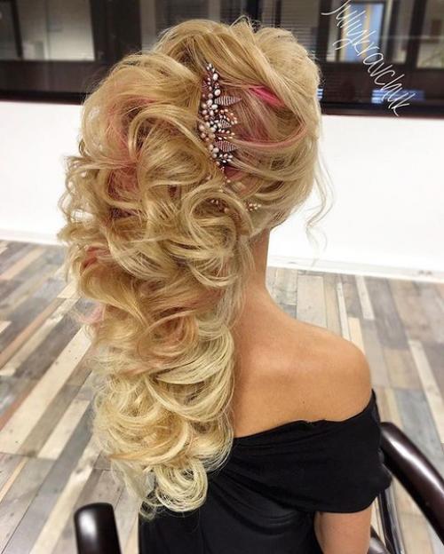 Требуются модели на прически с легким макияжем ( локоны, собранные кудри) с разной длиной волос. 02