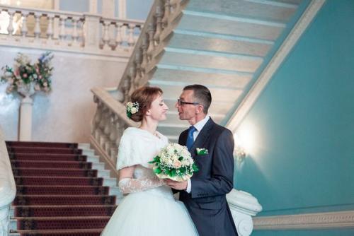 Статистика последних лет показывает, что средний возраст невест на сегодняшний день составляет примерно 28-30 лет! 01