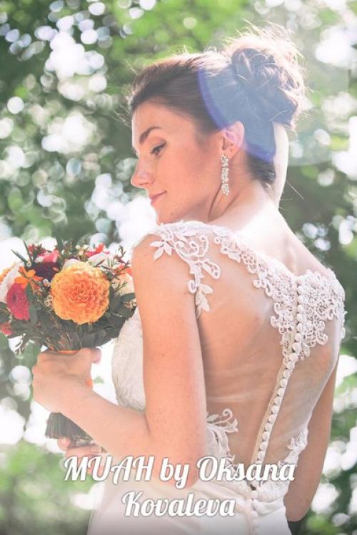 Привет!  Меня зовут Оксана, я стилист - визажист. 02