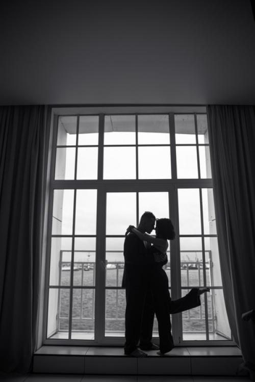 Элегантность - эстетика, что характеризуется благороднои простотои, спокои ствием, расслабленностью, строгостью и плавностью. 08