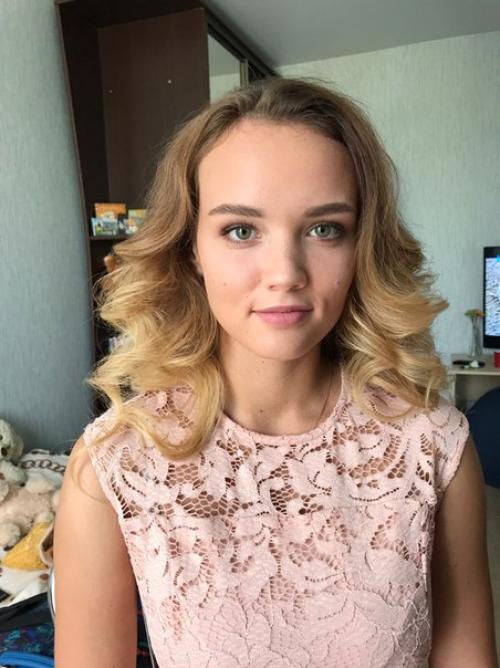 Милые!  Я молодой мастер по прическе и макияжу? 05