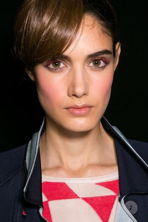 Накануне вечером состоялся показ новой коллекции Giorgio Armani, главными цветами которой стали красный и серый. 05 Накануне вечером состоялся показ новой коллекции Giorgio Armani, главными цветами которой стали красный и серый. 05