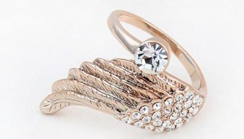 Наверное, это ангел спустился с небес, чтобы нежно обвить ваш пальчик своим мягким крылом …. 01