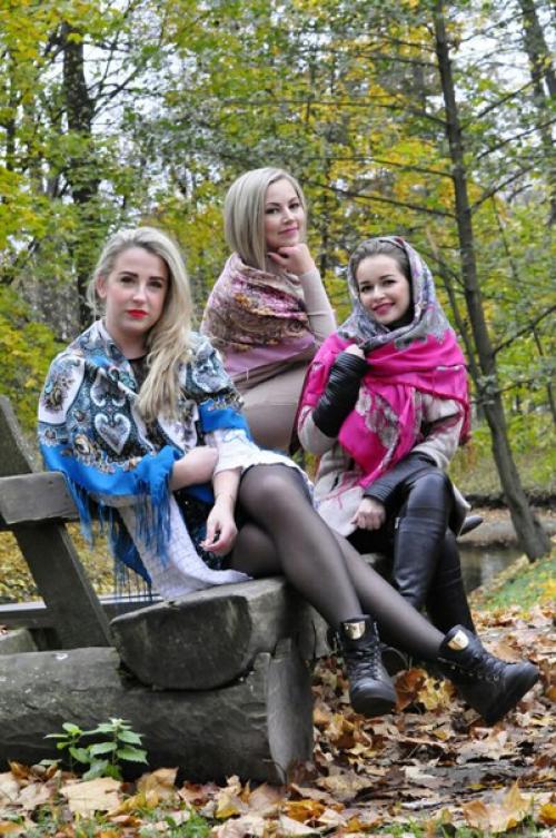 Красивыми, весёлыми и яркими можно быть круглый год) особенно если регулярно посещать студию красоты Lash Room. 08