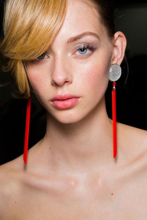 Накануне вечером состоялся показ новой коллекции Giorgio Armani, главными цветами которой стали красный и серый. 08 Накануне вечером состоялся показ новой коллекции Giorgio Armani, главными цветами которой стали красный и серый. 08