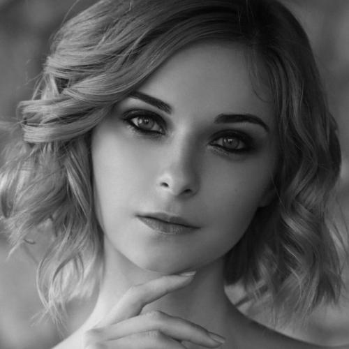 Модель!  В приоритете выберу того, кто сделал репост? 07