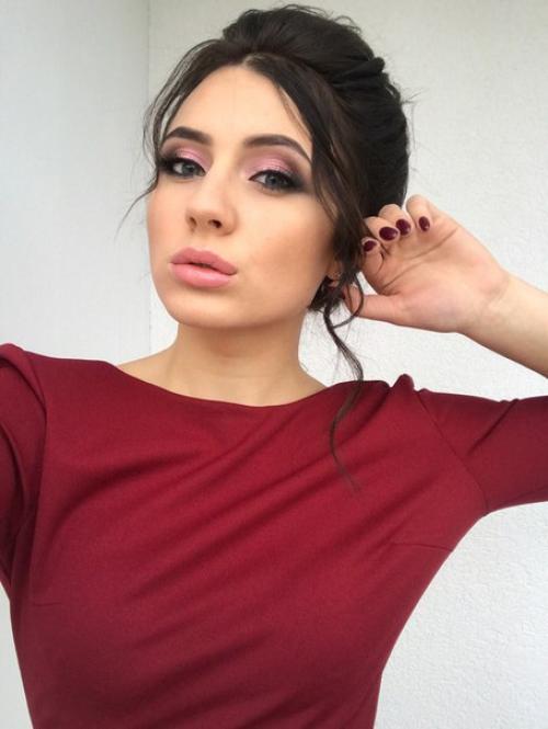 Дорогие девушки!  Я являюсь дипломированным визажистом - стилистом по прическам, закончила школу одного из топ - визажистов нижнего Новгорода. 04