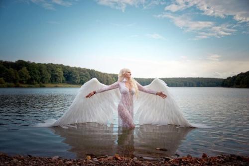 Организум фотосессию!  Для самых изысканных и щепетильных, наша команда организует фотосессию. 04