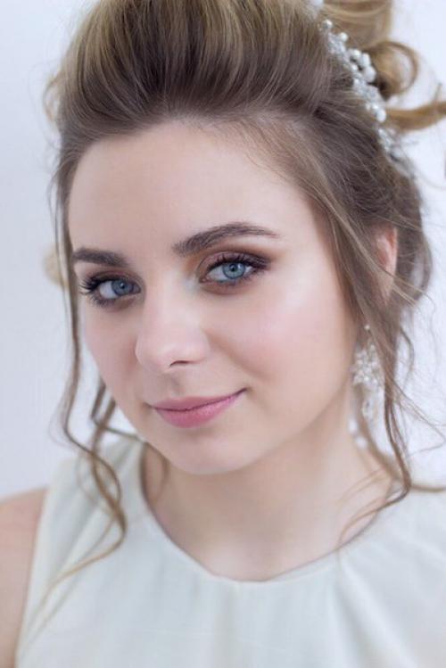 Прически любой сложности, укладка, косы, свадебные прически, локоны, макияж, оформление бровей - всё, к вашим услугам? 03