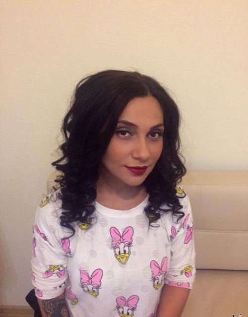 Рогие девушки!  Ищу моделей на макияж с локонами (с объёмом у корней) или прической для портфолио. 01