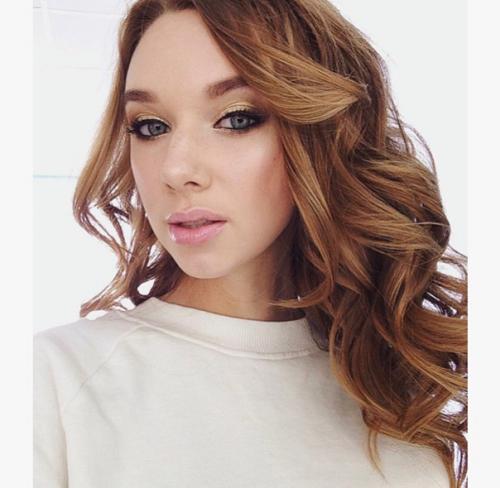 Дорогие девушки, каждую пятницу у нас действует акция, макияж и причёска всего - 1500? 06