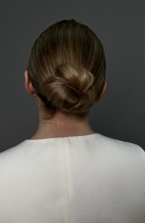 Идеальный пучок - когда каждая прядь на своём месте, но при этом образ выглядит легко и роскошно. 01