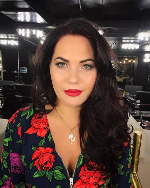 Дорогие девушки, каждую пятницу у нас действует акция, макияж и причёска всего - 1500? 02