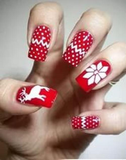 Новогодний маникюр. Обратите внимание на маникюр: заостренные, коготки вряд ли понравятся петуху. 03 Новогодний маникюр. Обратите внимание на маникюр: заостренные, коготки вряд ли понравятся петуху. 03