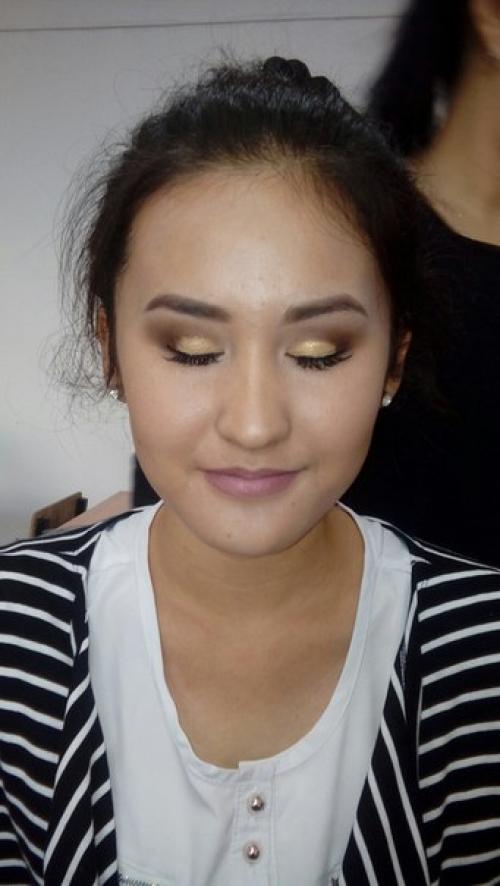 Нужна модель на защиту ( значит почти на целый день) буду делать прическу и макияж, бесплатно! 05