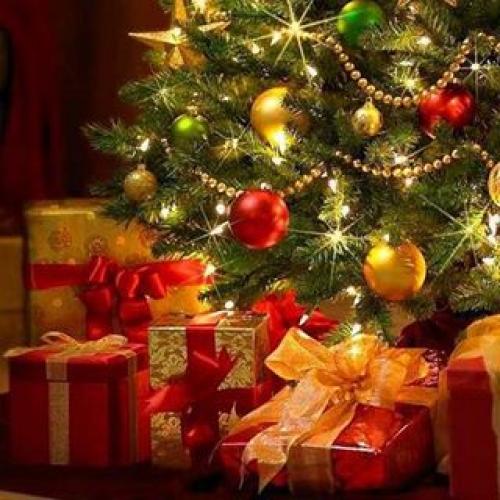 Идет запись на новогодние праздники, корпоративы. 01