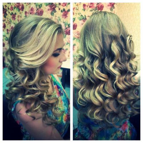 Дорогие девушки!  Наши высококвалифицированные мастера выполнят стрижки, укладки, прически и к тому же макияж любой сложности! 01