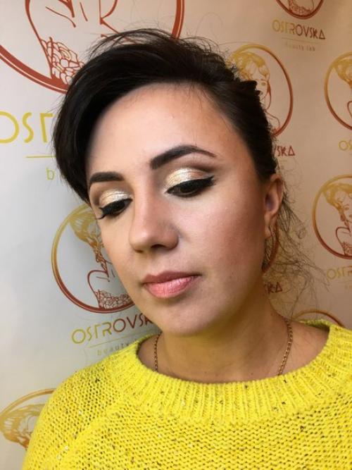 Дорогие девушки, приглашаю вас сделать прекрасный яркий образ с помощью макияжа и причёски. 06