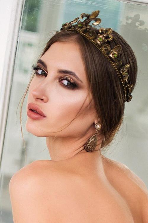 Модель на прическу и макияж! 01