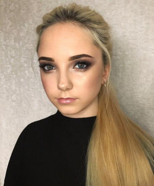 Дорогие девушки, каждую пятницу у нас действует акция, макияж и причёска всего - 1500? 05