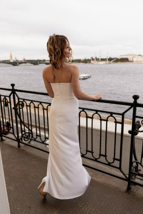 Хочу закончить свадебный контент словами благодарности тем, кто помог мне (и нам) сделать этот важный день особенным и красивым. 01