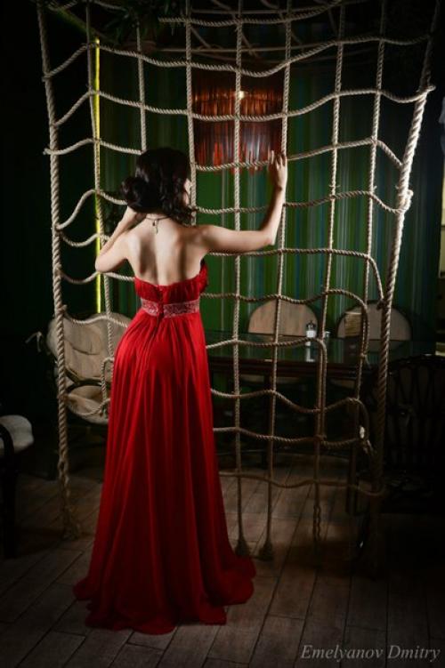 Прически любой сложности и на любую длину, нежный макияж. 04