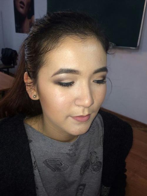 Нужна модель на защиту ( значит почти на целый день) буду делать прическу и макияж, бесплатно! 04