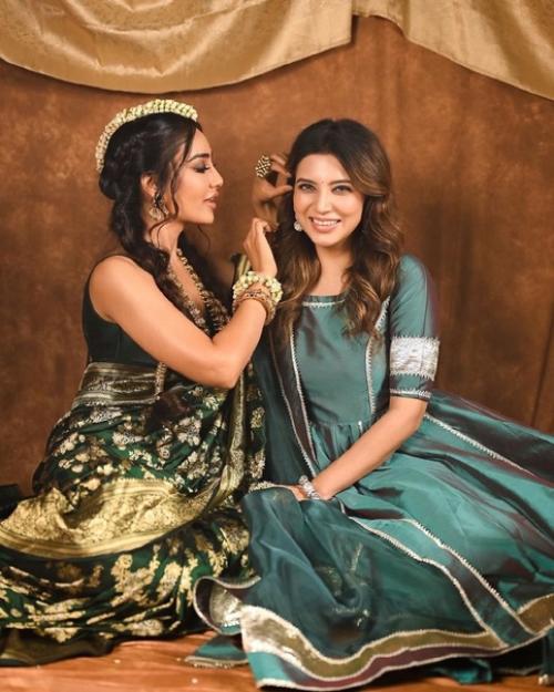 - новые снимки из фотосессии сурбхи со стилистом нехой адхвик махаджан. 02