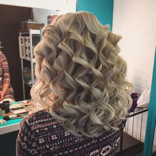 Дорогие девушки, каждую пятницу у нас действует акция, макияж и причёска всего - 1500? 01